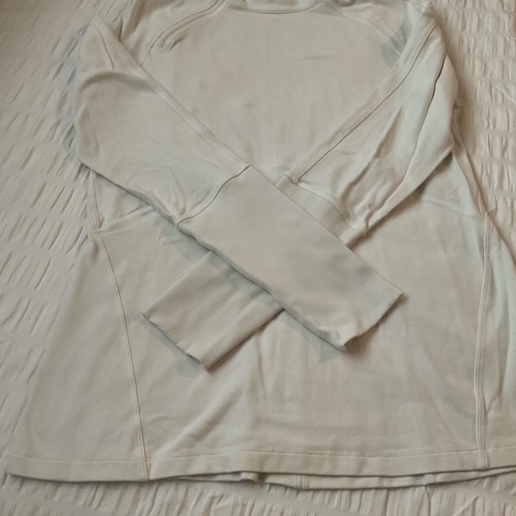 EUC lululemon pullover size 12 with zipper - Picture 3 of 5